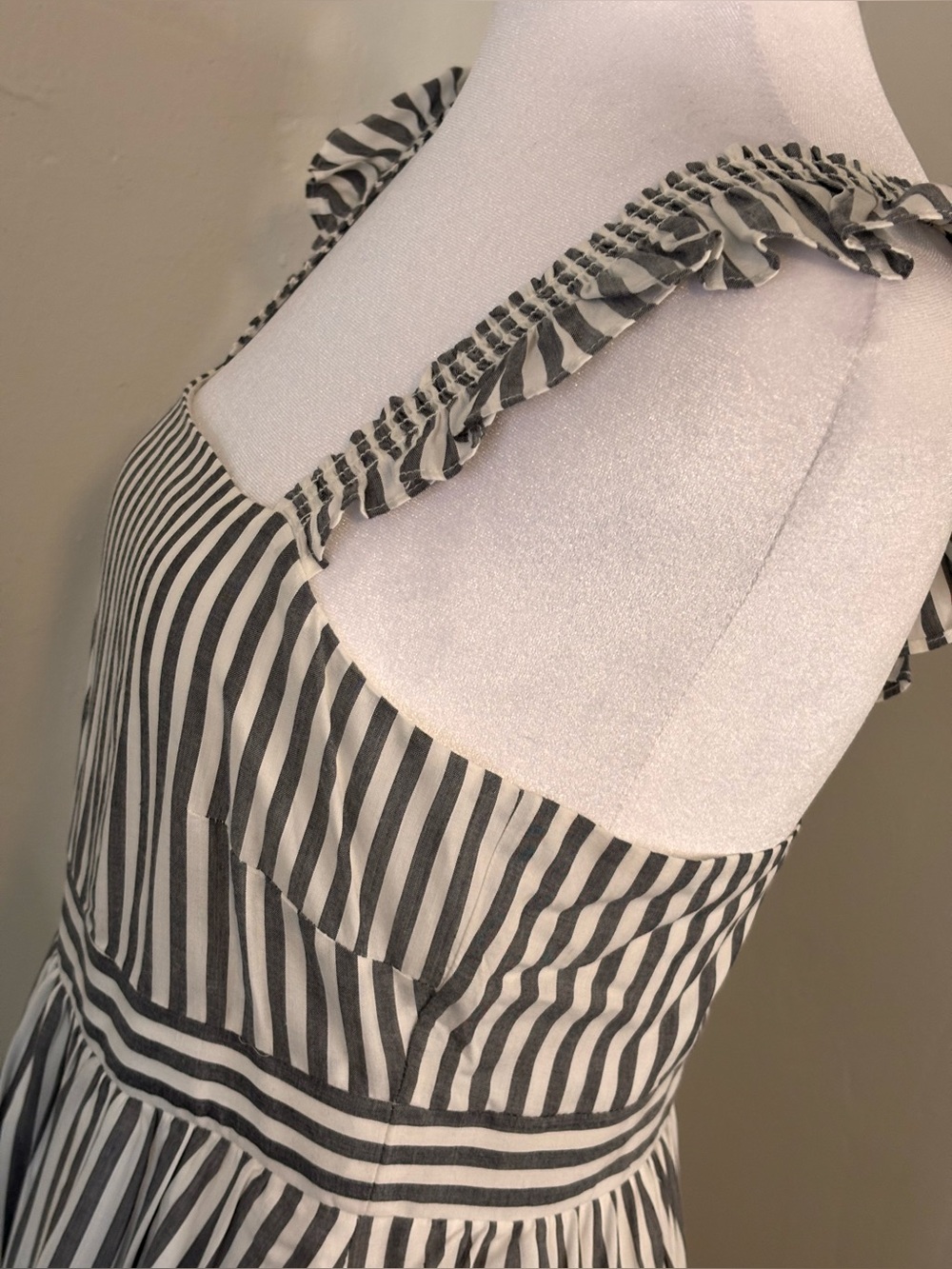 Madewell Ruffle Strap Lined Empire Dress Grey and White Stripes Women’s Size 0 - Picture 3 of 14